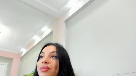 Sienna online show from April 10, 6:41 am