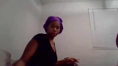 missvixon21 online show from January 8, 6:17 am