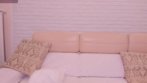 missxcaprice online show from February 2, 1:12 am