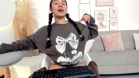 missy_lowe online show from October 8, 8:46 pm