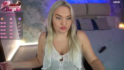  Amely  online show from February 16, 8:32 am