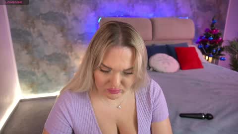  Amely  online show from January 9, 7:52 am