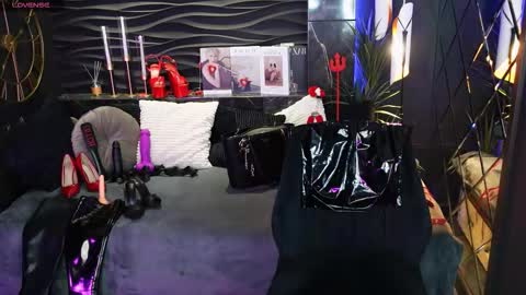 Darsy online show from March 16, 1:48 pm