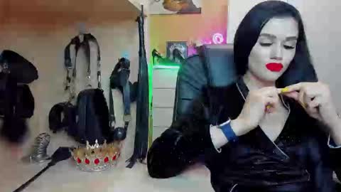 Mistress Kristi online show from November 5, 9:20 pm