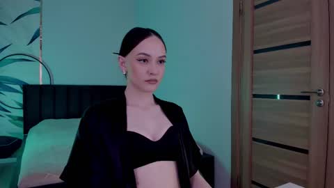 Snapshot of mistress_mialibra chatting on October 4, 7:40 pm Mistress Mia online show from October 4, 7:40 pm