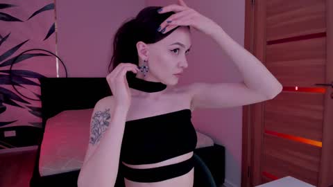 Snapshot of mistress_mialibra chatting on January 25, 9:35 pm Mistress Mia online show from January 25, 9:35 pm