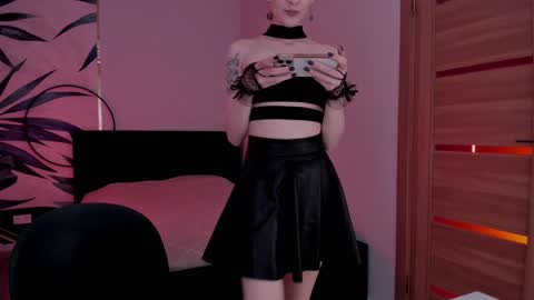 Snapshot of mistress_mialibra chatting on February 2, 10:06 pm Mistress Mia online show from February 2, 10:06 pm