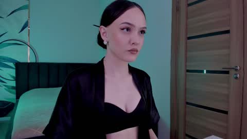 Snapshot of mistress_mialibra chatting on October 3, 6:24 pm Mistress Mia online show from October 3, 6:24 pm