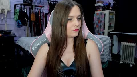 Snapshot of mistress_priest chatting on February 14, 3:26 pm Dirty Priest and Ivi online show from February 14, 3:26 pm