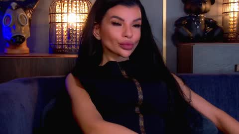 Elenia online show from May 4, 2:21 pm