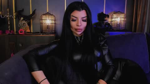 Snapshot of mistresselenia chatting on February 2, 2:02 pm Elenia online show from February 2, 2:02 pm