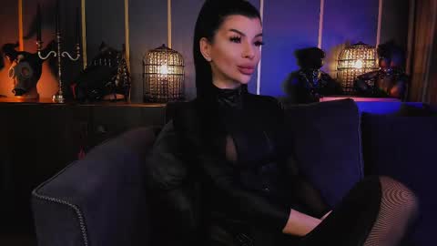 Snapshot of mistresselenia chatting on February 9, 11:47 am Elenia online show from February 9, 11:47 am