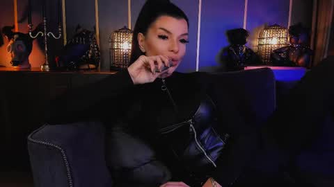 Snapshot of mistresselenia chatting on February 10, 10:20 am Elenia online show from February 10, 10:20 am