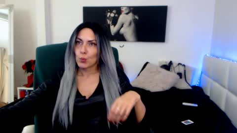 MistressEvelyn  online show from December 4, 5:44 pm
