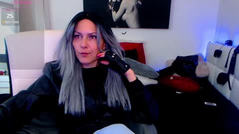 MistressEvelyn  online show from January 31, 5:51 am