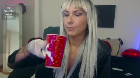 MistressEvelyn  online show from September 26, 5:21 pm