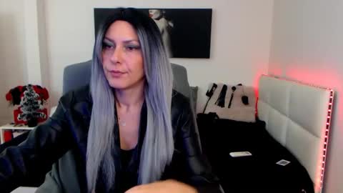 MistressEvelyn  online show from December 23, 6:11 am