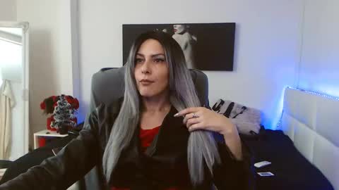 MistressEvelyn  online show from January 9, 5:34 am
