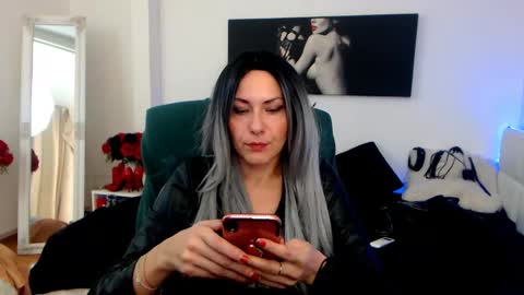 MistressEvelyn  online show from December 5, 3:59 am