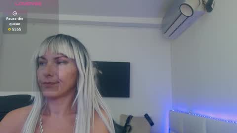 MistressEvelyn  online show from September 27, 6:04 pm