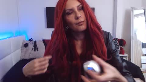 MistressEvelyn  online show from January 13, 5:55 am