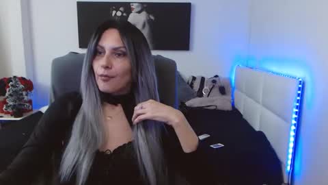 MistressEvelyn  online show from January 7, 5:43 am
