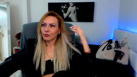 MistressEvelyn  online show from January 10, 4:22 am