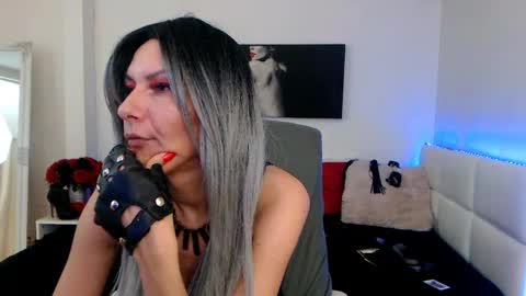 MistressEvelyn  online show from January 21, 4:10 am