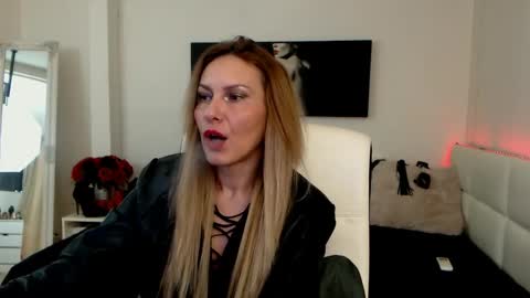 MistressEvelyn  online show from January 18, 7:49 am