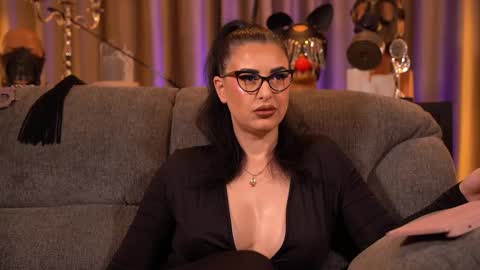 Mistress Kelly online show from December 18, 1:32 am