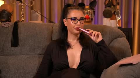 Mistress Kelly online show from December 4, 1:30 am