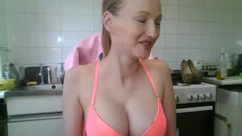 mistressmilly32 online show from July 6, 3:03 pm