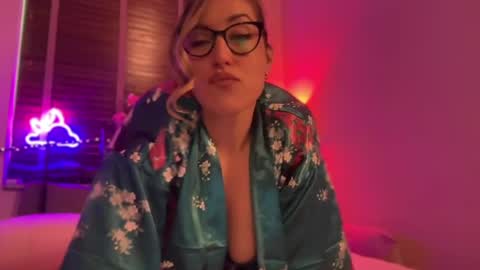Miss X online show from May 23, 2:15 pm