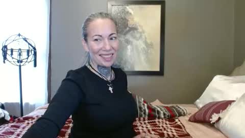 MizXtrix online show from March 22, 6:14 pm