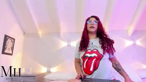 mizzhell_ online show from October 22, 12:43 pm