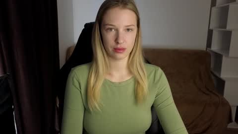 Lili online show from December 20, 6:40 am