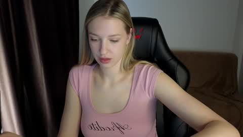 Lili online show from December 15, 9:35 am
