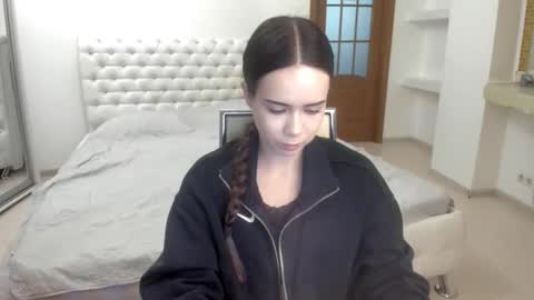 Snapshot of mmm_bananaa_ chatting on February 1, 4:11 pm Beata online show from February 1, 4:11 pm
