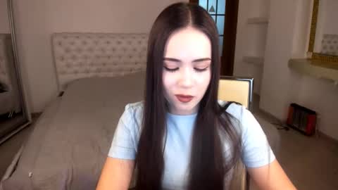 Snapshot of mmm_bananaa_ chatting on February 17, 6:06 pm Beata online show from February 17, 6:06 pm