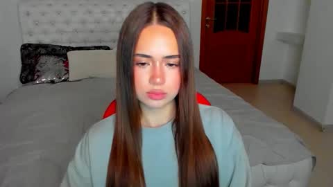 Snapshot of mmm_bananaa_ chatting on October 8, 4:11 pm Beata online show from October 8, 4:11 pm