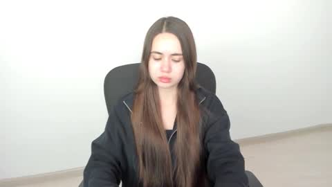 Snapshot of mmm_bananaa_ chatting on December 7, 5:31 pm Beata online show from December 7, 5:31 pm