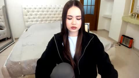 Snapshot of mmm_bananaa_ chatting on February 22, 4:59 pm Beata online show from February 22, 4:59 pm