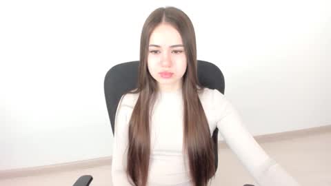 Snapshot of mmm_bananaa_ chatting on February 27, 9:11 am Beata online show from February 27, 9:11 am