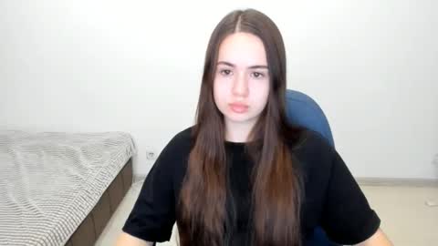 Snapshot of mmm_bananaa_ chatting on December 3, 6:17 pm Beata online show from December 3, 6:17 pm