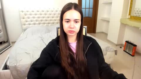 Snapshot of mmm_bananaa_ chatting on February 12, 6:30 pm Beata online show from February 12, 6:30 pm