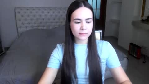 Snapshot of mmm_bananaa_ chatting on February 11, 6:22 pm Beata online show from February 11, 6:22 pm