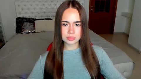 Snapshot of mmm_bananaa_ chatting on October 5, 6:13 pm Beata online show from October 5, 6:13 pm