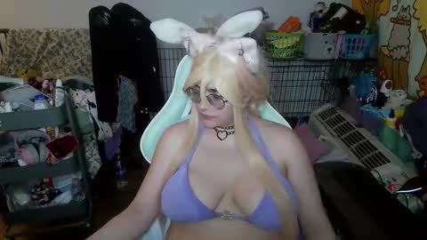 The Mochi Rainbow Variety Show online show from April 4, 4:11 am