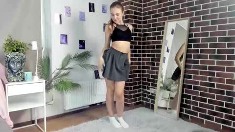 Kylie online show from October 13, 7:38 pm