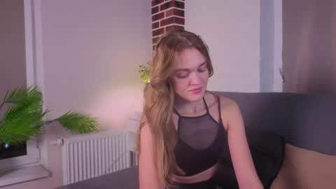 Kylie online show from November 12, 7:34 pm